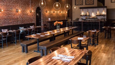14 Great Restaurants That Aren’t Closed On Monday feature image