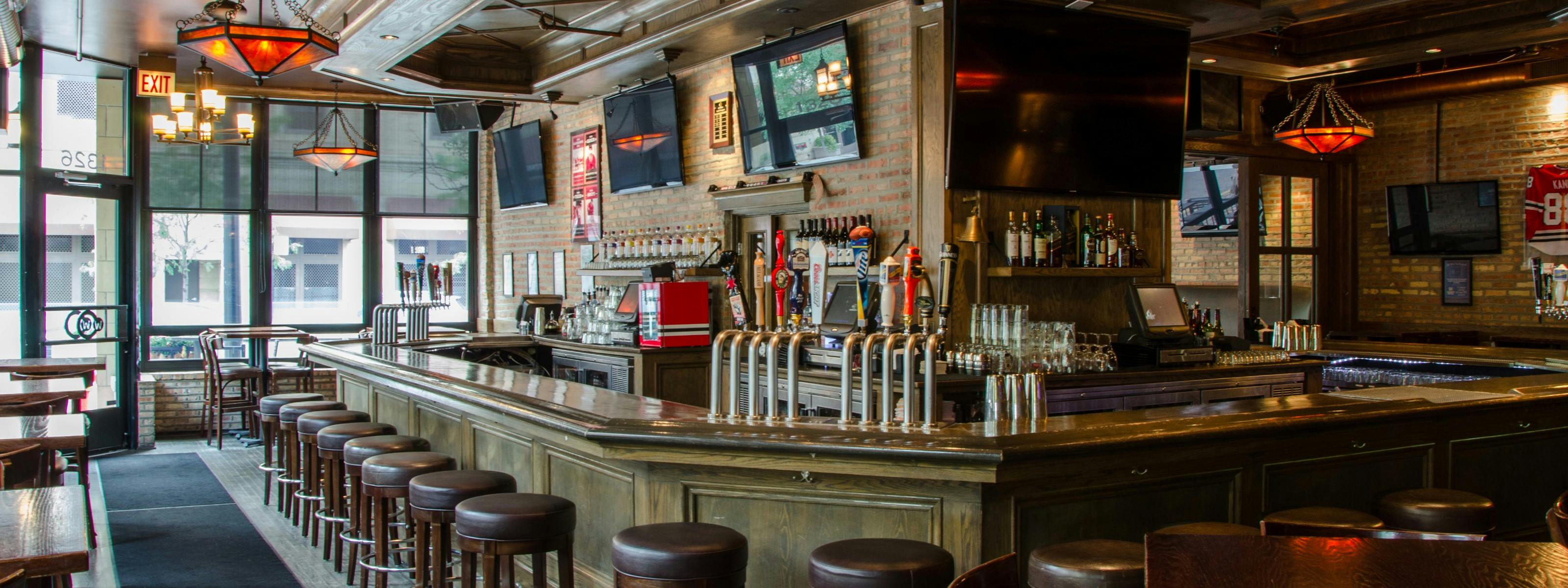 12 Chicago Sports Bars That Also Serve Good Food Chicago The