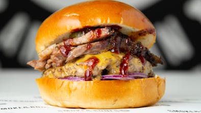 8 Burger Meal Kits You Should Know About feature image