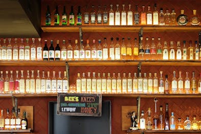 6 Great To-Go Cocktail Spots, Since Bars Have Closed (Again) feature image