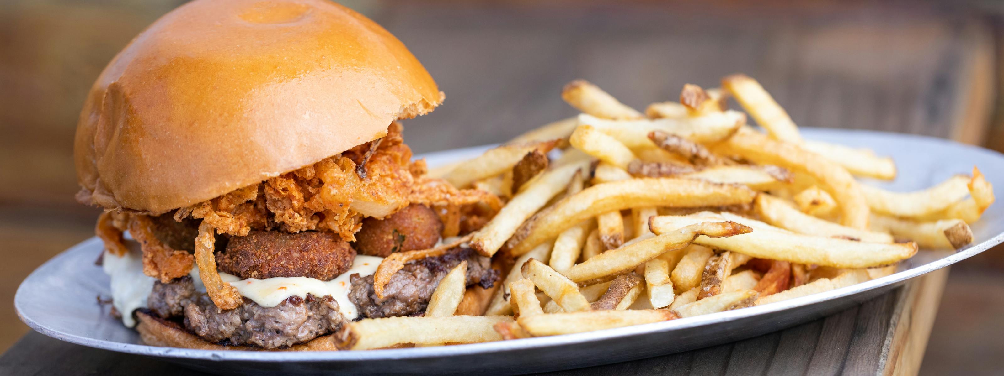 8 Outdoor Sports Bars With Food That Doesn’t Suck Los Angeles The Infatuation