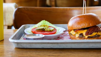 The 25 Best Burgers In LA feature image