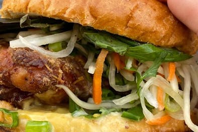 The Best Fried Chicken Sandwiches In Chicago feature image