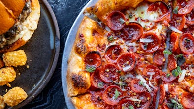 12 Great Happy Hour Deals In LA feature image