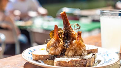Where To Eat Outside In Hackney feature image