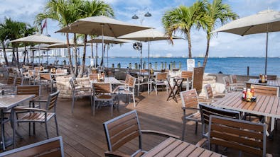 Where To Eat Outside When It’s Not A Billion Degrees feature image