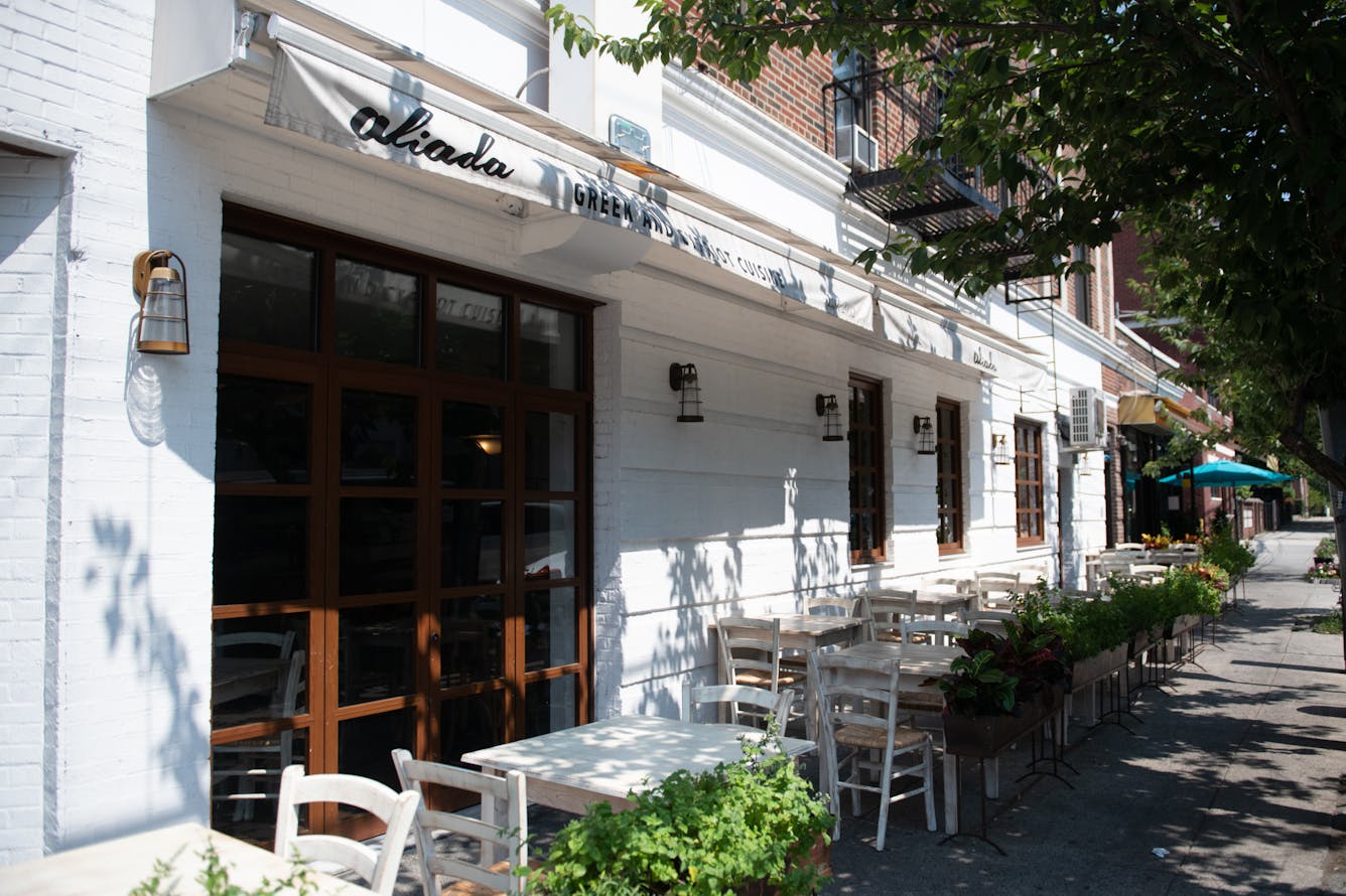 100 Great Places To Eat Outside Right Now New York The Infatuation