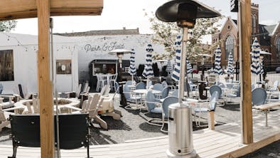 10 Great Bottomless Brunches With Outdoor Seating feature image