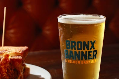 Casual Spots To Grab a Beer With Friends feature image
