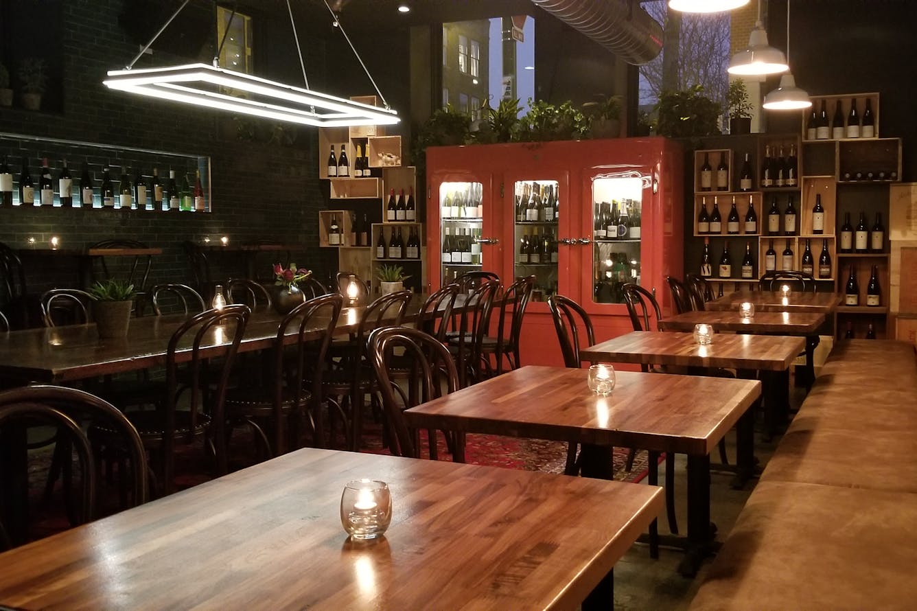 The Best Cocktail Bars For Special Occasions Chicago The Infatuation