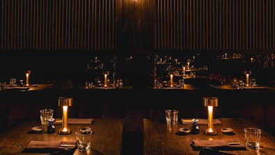 A Guide To Chicago’s Darkest Restaurants feature image