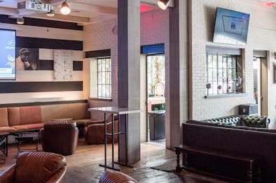 The Best Austin Bars For Gameday feature image
