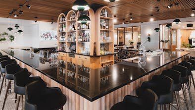 Great Restaurants For Dining Solo feature image