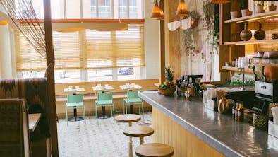 28 Great Places To Eat Something Kind Of Healthy For Dinner feature image