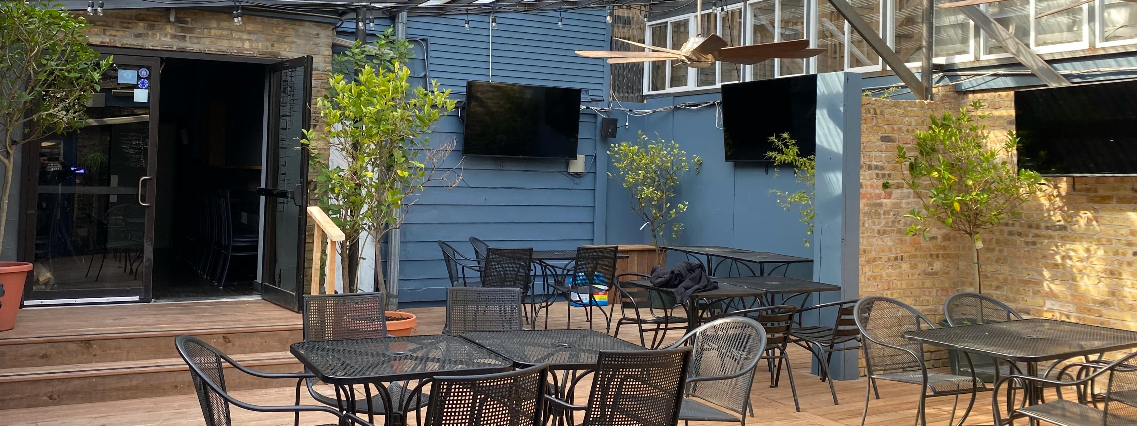 9 Heated Outdoor Spots To Watch March Madness Chicago The Infatuation