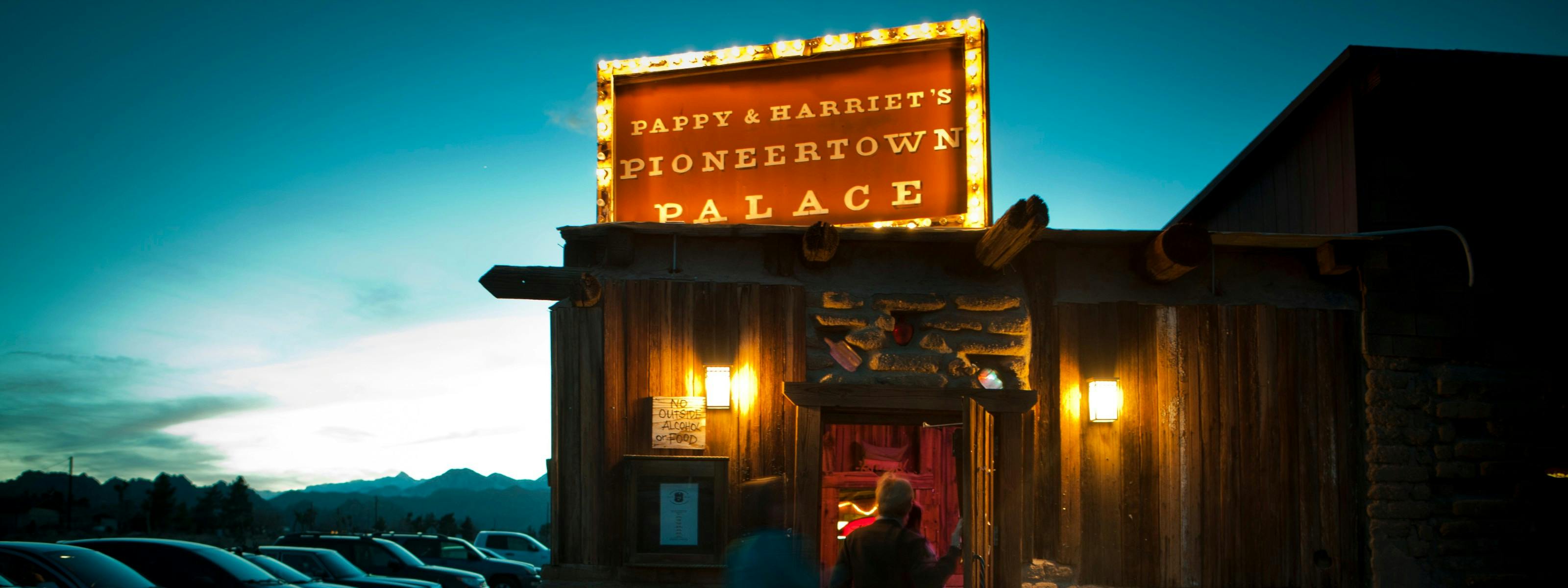 The Best Places To Eat Drink In Joshua Tree - Joshua Tree - Los Angeles - The Infatuation