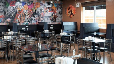 Where To Have A Last-Minute Group Dinner feature image