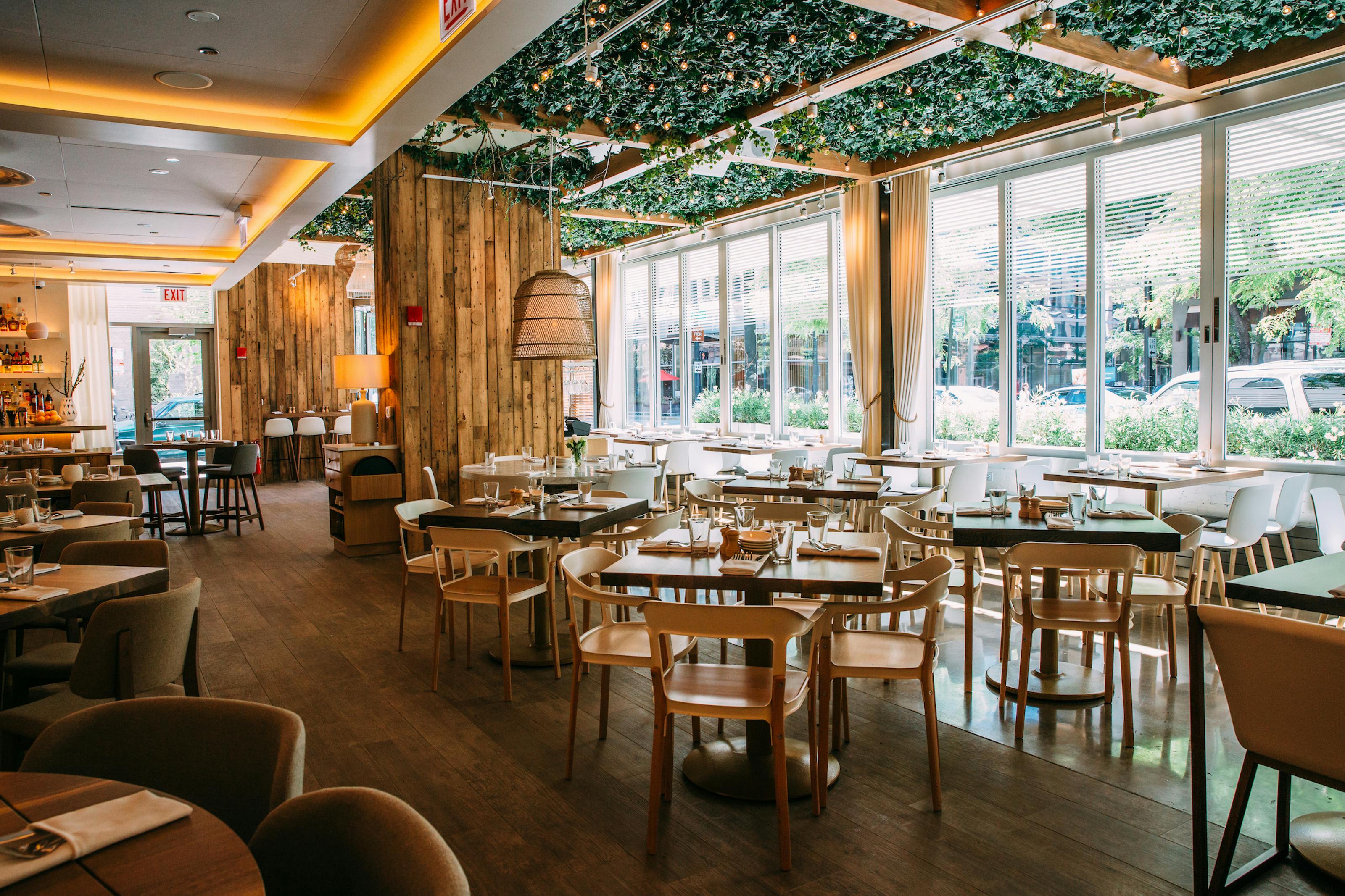 Great Chicago Restaurants For New Year’s Eve That Don’t Require A