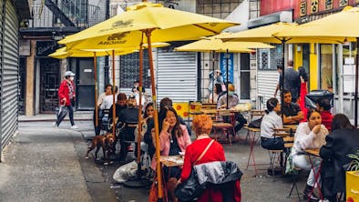 Where To Have Dinner In The Middle Of The Street In NYC feature image