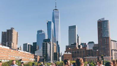 136 NYC Restaurants Where You Can Eat Outside Today feature image