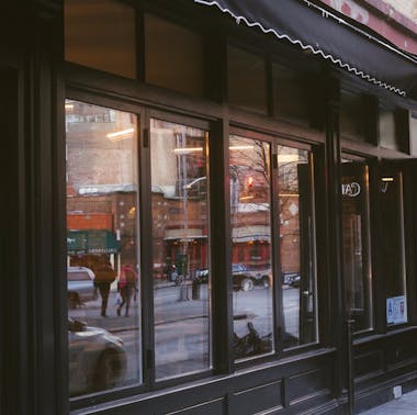 Restaurants That Are Extremely Close To Subway Stops For When It’s Too Cold To Walk Outside feature image