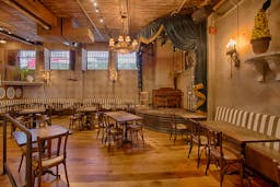 11 Restaurants That Aren T Dead During The Week In Seattle