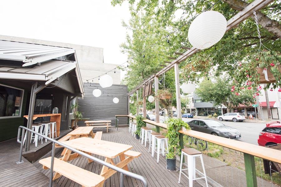Seattle Restaurants & Bars With Outdoor Seating That Have Reopened