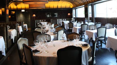 19 Great Chicago Restaurants For Thanksgiving Dinner feature image