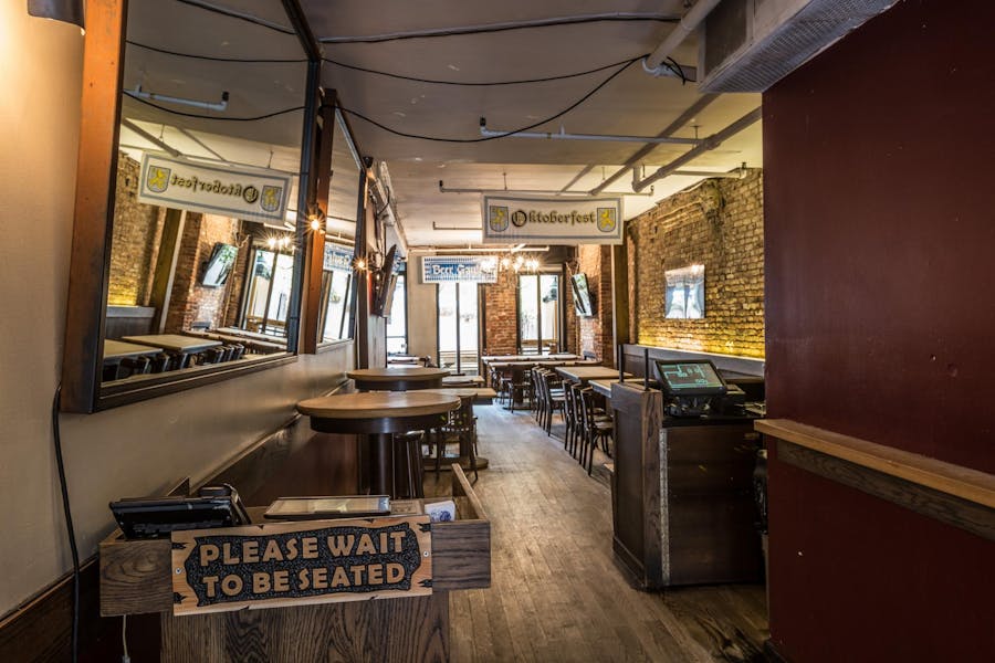 The Best Bars For Big Groups New York The Infatuation