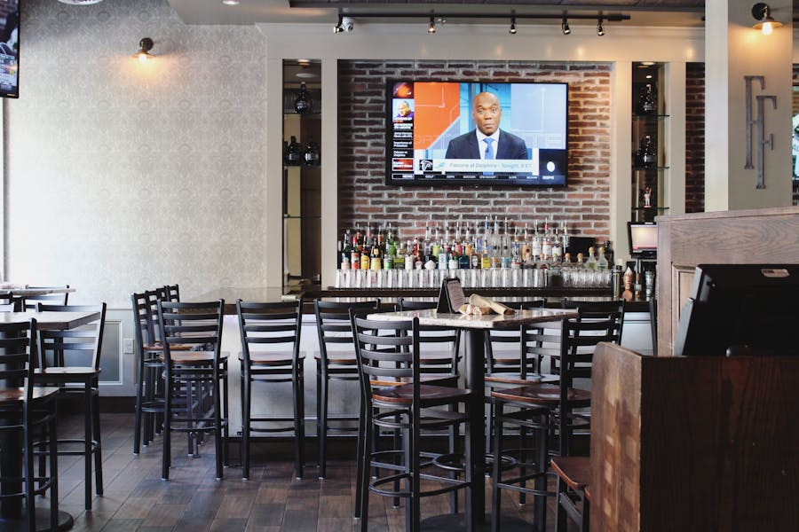 The Best Bars To Watch Sports In Philly Philadelphia The Infatuation