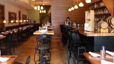 The Best Chicago Restaurants For An Affordable Date feature image