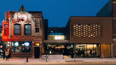 The Best Restaurants In Lakeview feature image