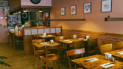 The Best Places To Have Dinner For Around $30 On The Upper East Side feature image