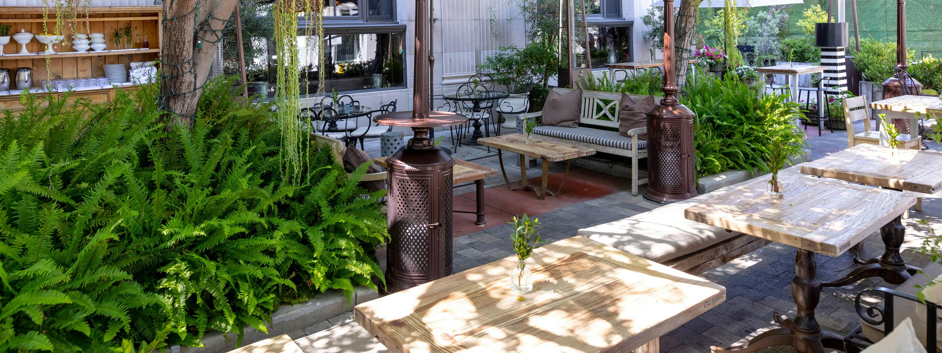 12-bars-that-are-quiet-enough-for-a-conversation-los-angeles-the