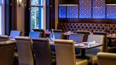 The Best Restaurants For An Affordable Group Dinner feature image