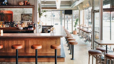 The Chicago Bar Hit List: Where To Drink Right Now feature image