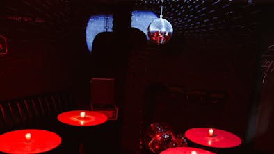 The NYC Bar Hit List: Where To Drink Right Now feature image