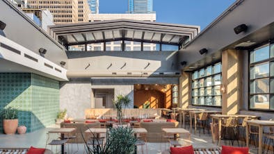 The Philadelphia Bar Hit List: Where To Drink Right Now feature image