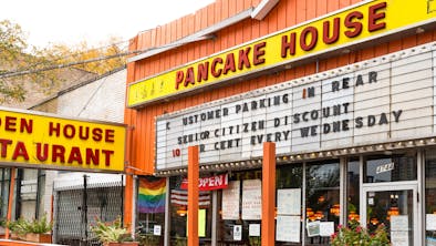 Where To Eat In Uptown feature image