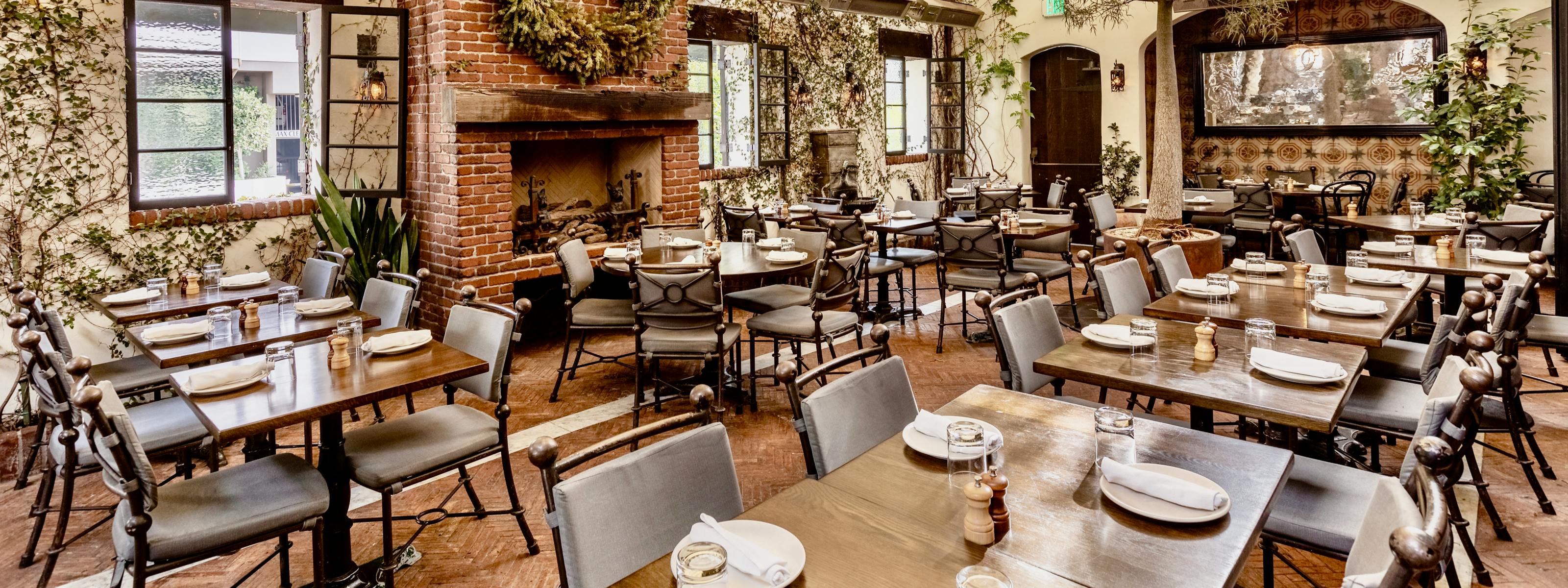 unergründlich Dinkarville Koppler bottega louie west hollywood