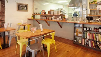 Where To Eat And Drink Around BU feature image