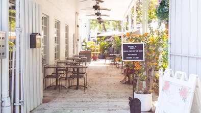 How To Eat & Drink Your Way Through Overtown feature image