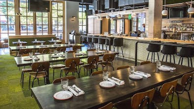Where To Eat Near Safeco Field feature image