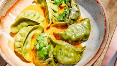 Where To Eat Outside In Woodside & Sunnyside feature image