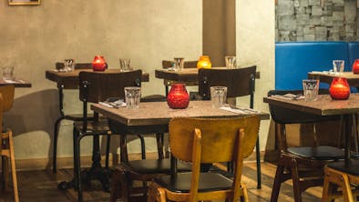 Where To Eat With A Third-Tier Friend feature image