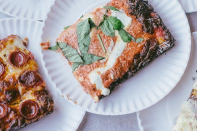 Where To Get Pizza Delivery In NYC feature image