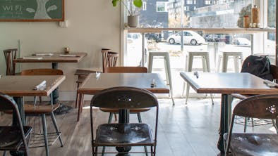 Where To Have A Casual Meal Near UW feature image