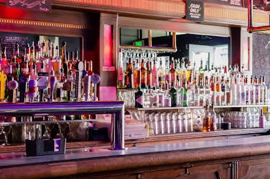 Blondie’s Bar feature image