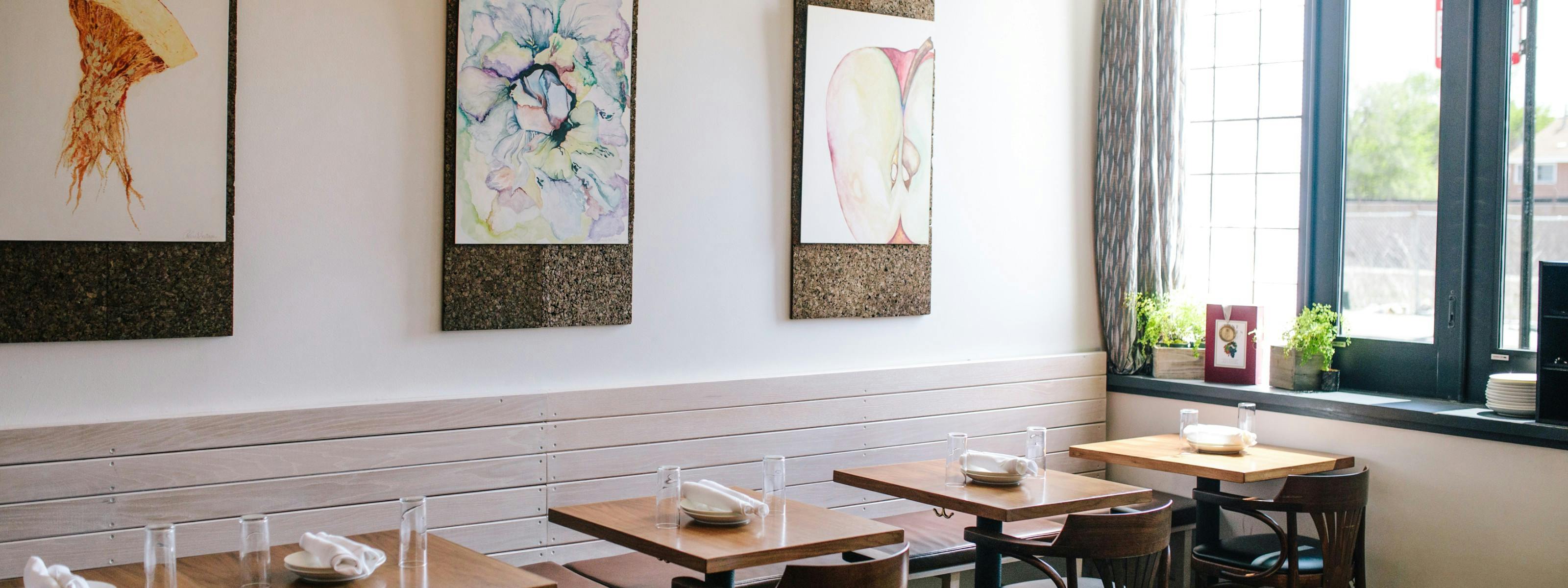 Daisies Logan Square Chicago The Infatuation