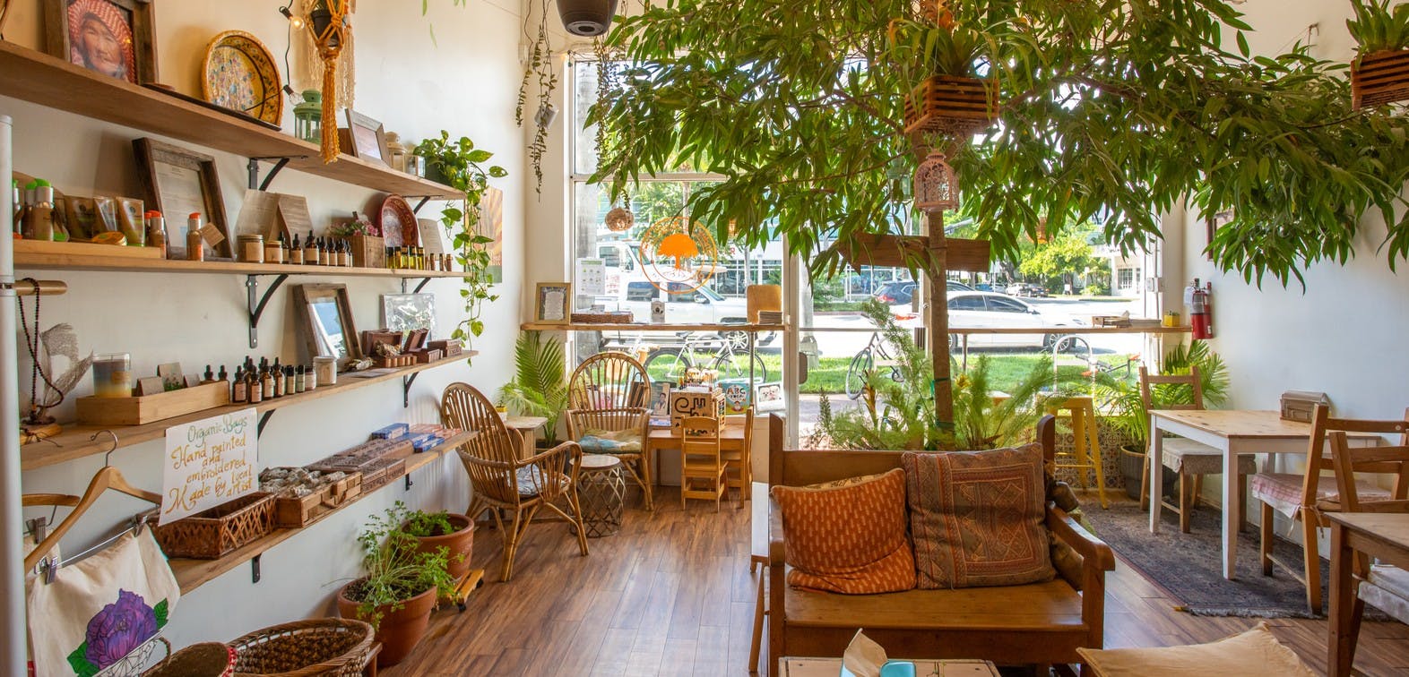 Under The Mango Tree South Beach Miami The Infatuation